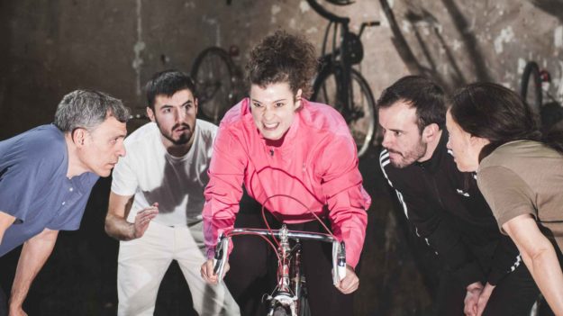 Instrucciones para caminar sobre el alambre