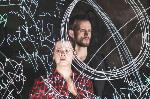 Instrucciones para caminar sobre el alambre