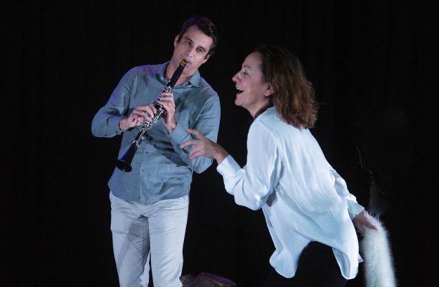 HABÍA UNA VEZ UN TROZO DE MADERA